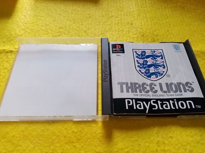Three Lions The official England team game PlayStation1 Ps1 PlayStation 2 ps2 games Original