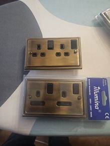 Set of 4 Antique Bronze 2 Gang switched Sockets. New.