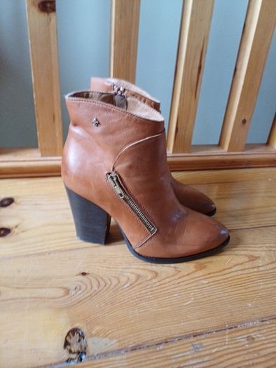 Size 4 Amy Huberman Burbon Boots