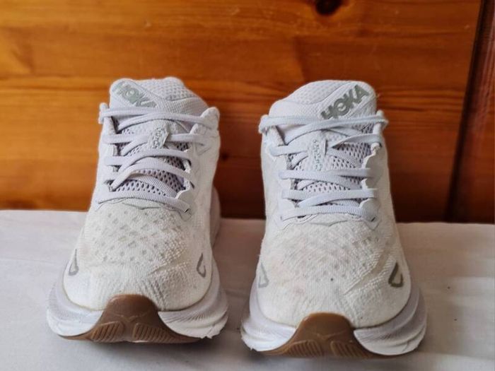 Hoka clifton 9 white Size 10 eu 44.5 in excellent condition