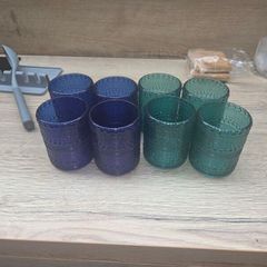 8 plastic glasses