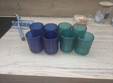 8 plastic glasses
