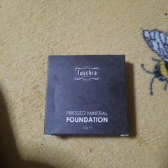 fuschia pressed powder foundation