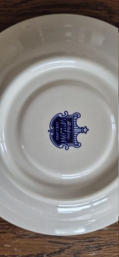 Vintage Blue & White Willow Pattern Plates, Set of 8 (4 plates,4 saucers)