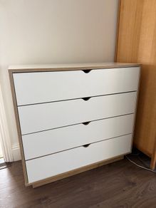 Jysk Mammen white and oak look chest of drawers