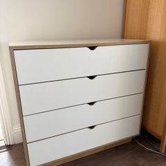 Jysk Mammen white and oak look chest of drawers