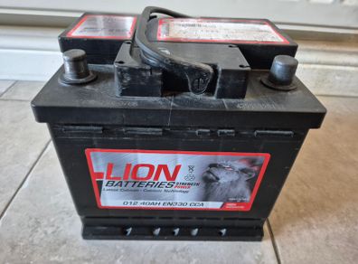 Car battery 012
