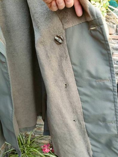 Vintage 80s JW Balfour overcoat  Size XL -XXL , measurements in the photos  Faux fur lined  Multiple pockets  Great condition for its age  Extremely warm