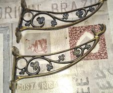 Beautiful Antique Towels Holder, with a clover scrollwork pattern and a curved Claw design Irish Made maybe Chancellor & Sons (often stamped as C&S)Location: Lower Sackville Street, Dublin, Ireland Active Era: Mid-to-late 19th century and early 20