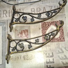 Beautiful Antique Towels Holder, with a clover scrollwork pattern and a curved Claw design Irish Made maybe Chancellor & Sons (often stamped as C&S)Location: Lower Sackville Street, Dublin, Ireland Active Era: Mid-to-late 19th century and early 20