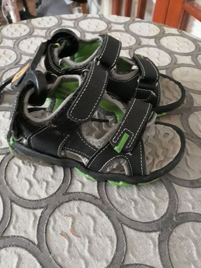 Child's Open Sandal's with Flashing Lights UK Size 6 UK .. 23 EU .. Final Price Drop
