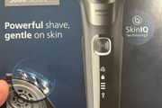 Wet and Dry Electric Shaver Philips 5000 series with SkinIQ Technology