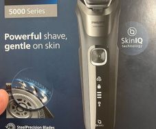 Wet and Dry Electric Shaver Philips 5000 series with SkinIQ Technology