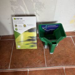 Verve 1.5kg Grass Seed with hand held spreader
