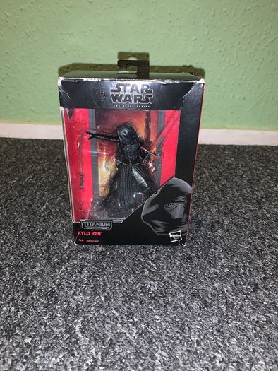 Star Wars The Black Series Titanium Kylo Ren