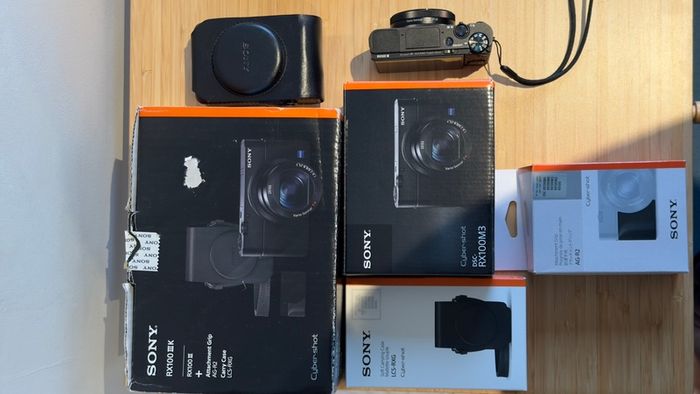 Camera Sony Cybershot DSC-RX100 III