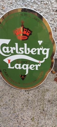 carslberg enamel sign ,very nice condition, sold as is,,lovely advertising display item for any man cave pub restaurant etc etc,,buyer collects or pays postage thank you,,