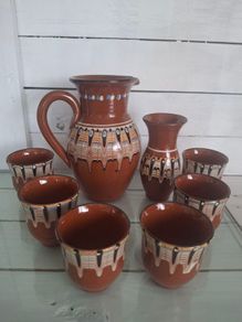 Jug with 6 cups and small vase