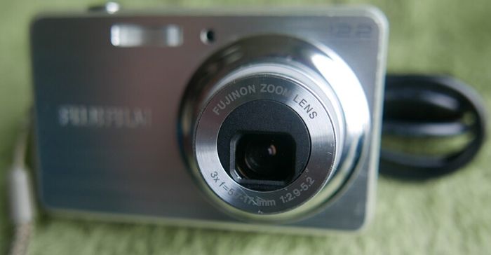 Fujifilm FinePix J38-12.2 MP-Digital Camera- Charging Cable-Tested