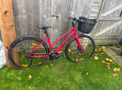 trek ladies bike - like new