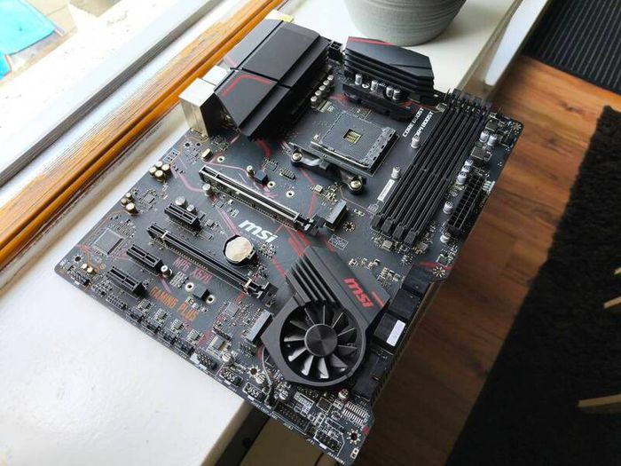 MSI MPG Motherboard X570 Gaming Plus AM4 + 32GB ( 4x8GB) DDR4 Corsair Vengeance RGB Pro 3000MHz CL15
