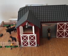 Schleich very rare, long ago retired Red Barn