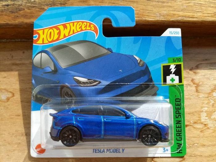 Hot Wheels Tesla Model Y Blue