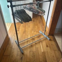 adjustable clothes rail