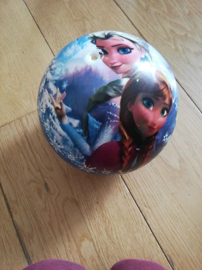 Disney Frozen ball