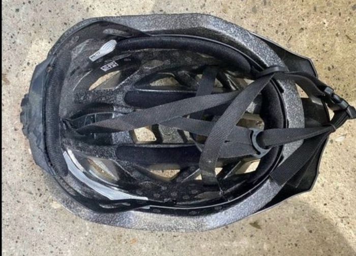 Bike helmet (S/M) with rear light - rechargeable