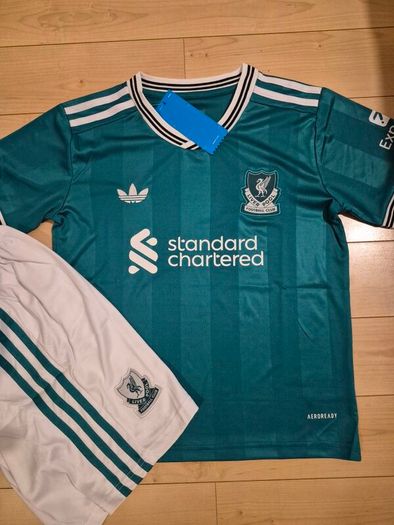 Liverpool 25/26 kids varous sizes