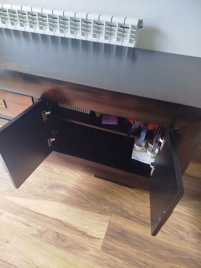 sideboard