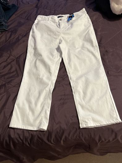 White Slim Crop Jeans