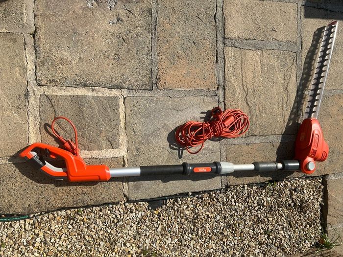 Flymo Garden Hedge Cutter with extension reach 160 to elbow bend and 230 fully