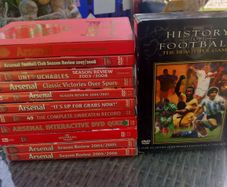 11 Arsenal DVDs, History of Football DVD set, great condition, D18 post 10e