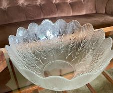 Vintage ARC Arcoroc France Scalloped Textured Leaf Design Glass Fruit Salad Bowl