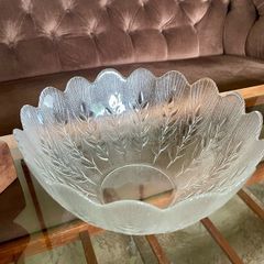 Vintage ARC Arcoroc France Scalloped Textured Leaf Design Glass Fruit Salad Bowl