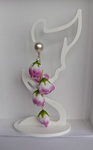 Cottagecore - Pink & White Rose Bud Round Pearl Stud Cascading Tassedl Earrings