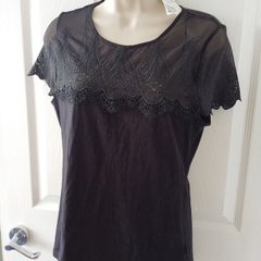 BNWT Black H & M Top in Size Medium