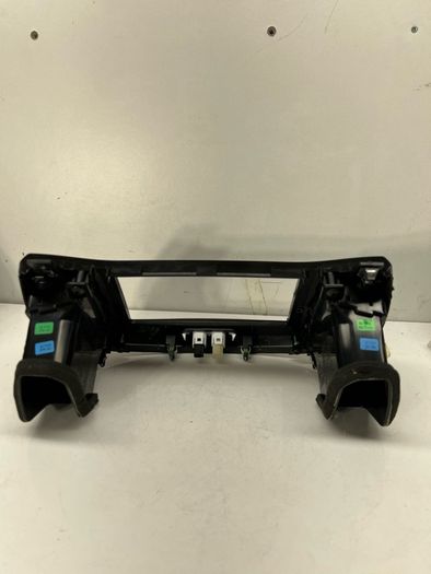 2011 Nissan Juke Dashboard Centre Air Vents With Surround Trim 687501ke0a A2l5b1s