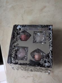 No 7 Lip & Body Shimmer.    In Original  Box.