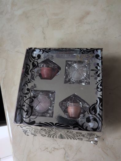 No 7 Lip & Body Shimmer.    In Original  Box.