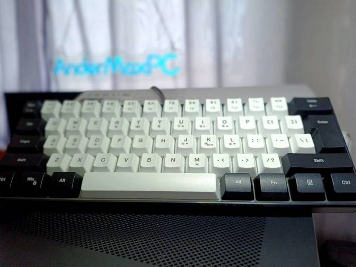 Mechanical Gaming Keyboard | RGB | Black & White