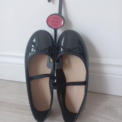 girls black shoes