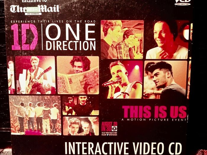 One Direction. This Is Us .Interactive Video CD.