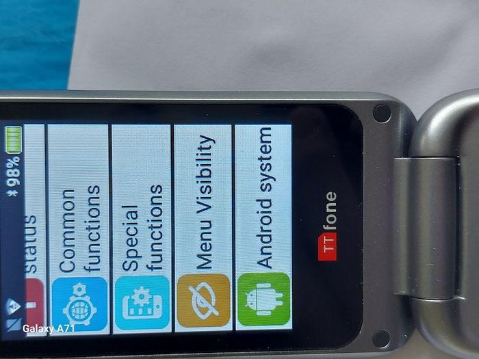 TTPhone, Flip Phone, Model TT970, in excellent like new condition