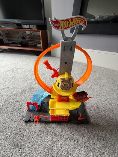 Hotwheels Fire Station Loop