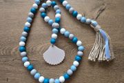 Wooden bead garland - blue