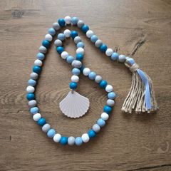 Wooden bead garland - blue