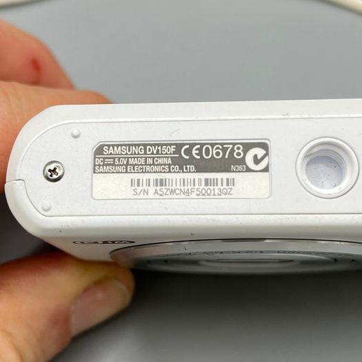 Samsung DV150F 16.2MP Digital Camera W/ Dual Screen - Full Kit -White - 32GB SD